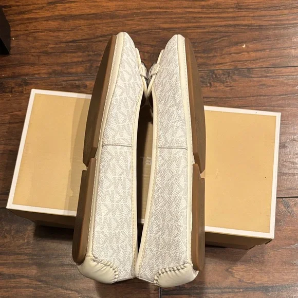 Michael Kors Vintage Lily Moccasins - Picture 7 of 8